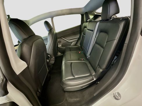 Used 2021 Tesla Model Y Long Range AWD/4WD image 30