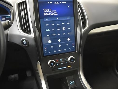 Used 2024 Ford Edge SEL AWD/4WD image 23