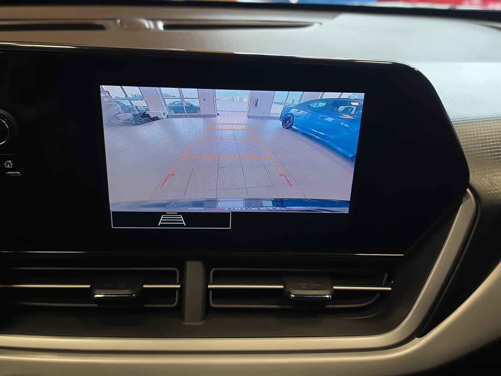 Used 2024 Chevrolet Trax RS FWD image 27