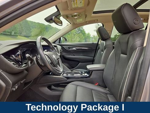 Used 2021 Buick Envision Essence w/ Technology Package I AWD/4WD image 2