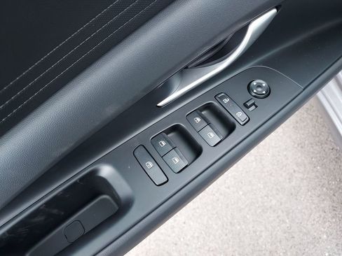 New 2026 Hyundai Elantra SE FWD image 19
