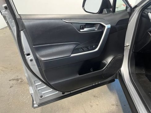 Used 2025 Toyota RAV4 XLE AWD/4WD image 26