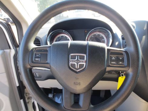 Used 2012 Dodge Grand Caravan SE FWD image 11
