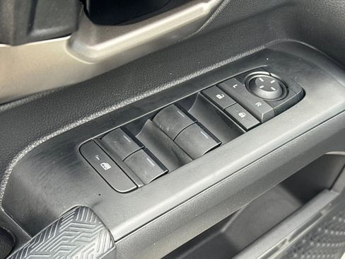 Used 2025 Toyota Tacoma TRD Off-Road image 13