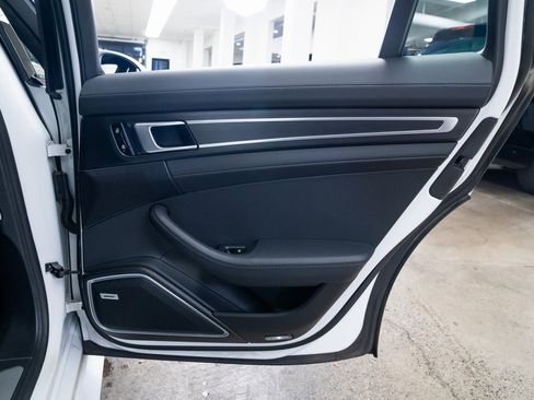 Used 2019 Porsche Panamera Turbo image 21