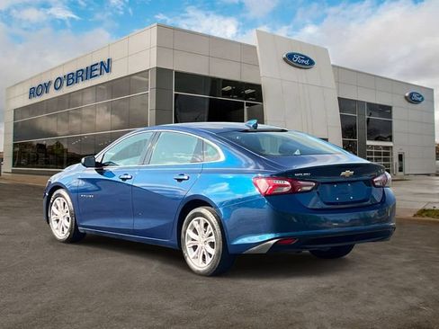 Used 2019 Chevrolet Malibu LT w/ Leather Package FWD image 3