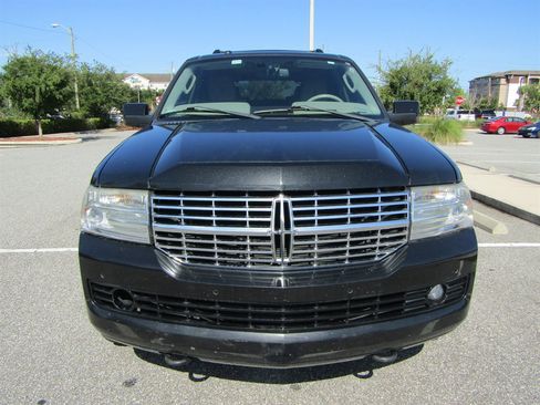 Used 2010 Lincoln Navigator 2WD image 2