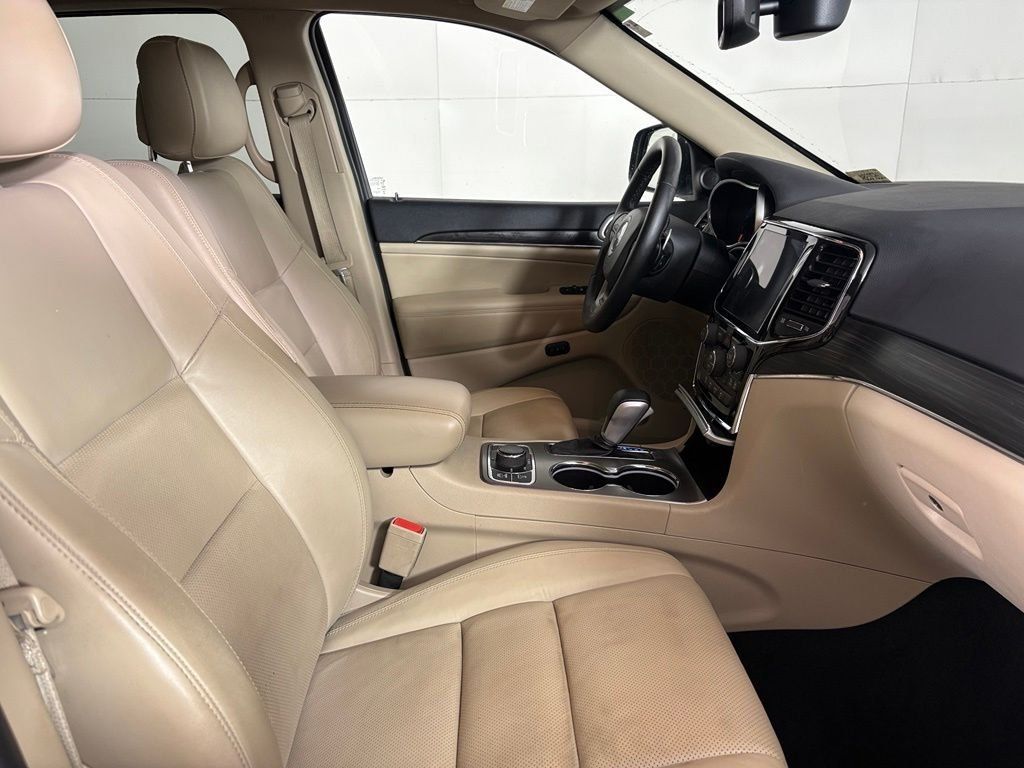 Used 2020 Jeep Grand Cherokee Limited w/ Luxury Group II AWD/4WD image 14