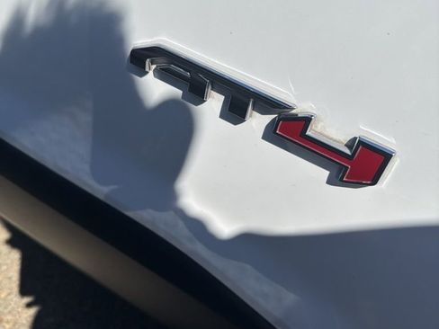 Used 2021 GMC Acadia AT4 w/ Technology Package image 5