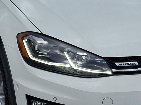 Used 2019 Volkswagen Golf Alltrack SEL image 9