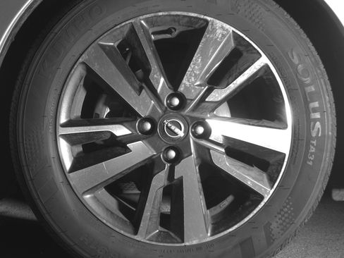 Used 2025 Nissan Versa SV FWD image 12