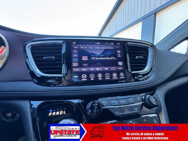 Used 2020 Chrysler Pacifica Limited FWD image 11