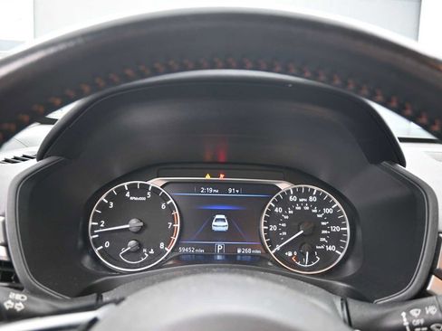 Used 2024 Nissan Altima 2.5 SR FWD image 13