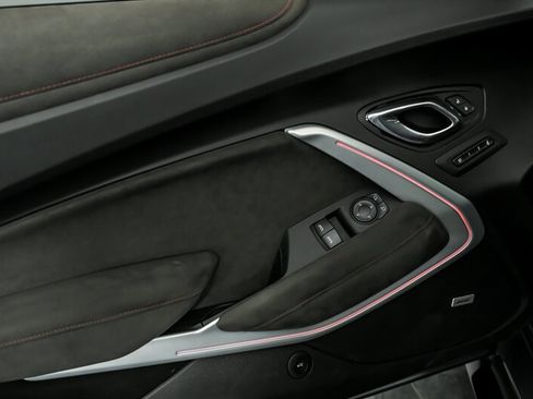 Used 2019 Chevrolet Camaro ZL1 image 15