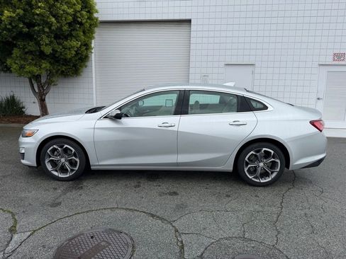 Used 2021 Chevrolet Malibu LT w/ Leather Package image 3