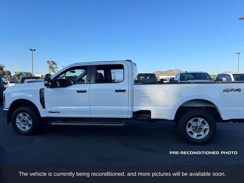 Used 2025 Ford F250 XLT AWD/4WD image 2