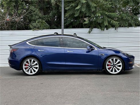 Used 2018 Tesla Model 3 Performance AWD/4WD image 9