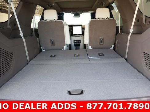 New 2026 GMC Yukon XL Denali image 21