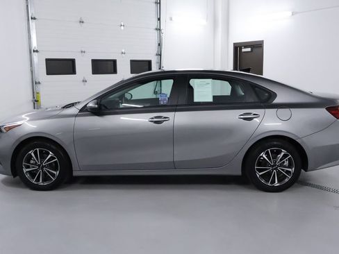Used 2024 Kia Forte LXS image 4