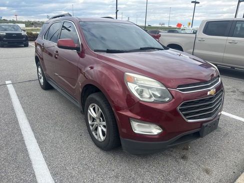 Used 2017 Chevrolet Equinox LT w/ Convenience Package FWD image 2