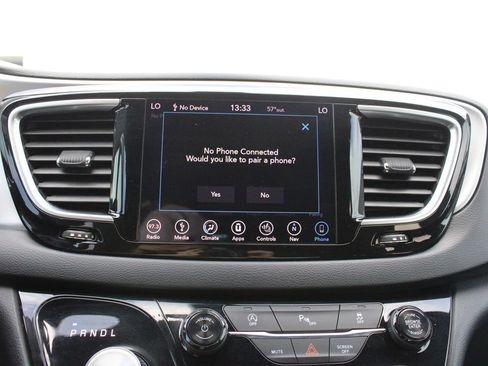 Used 2019 Chrysler Pacifica Touring-L Plus w/ S Appearance Package FWD image 14