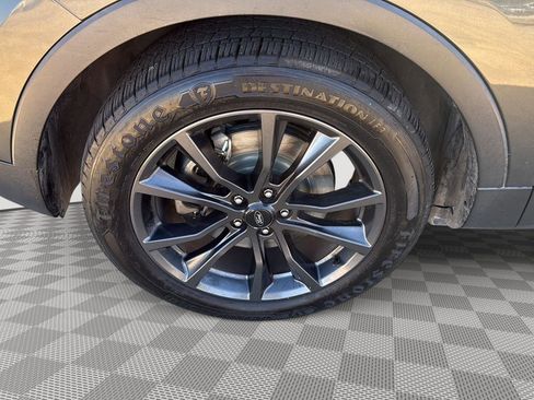 Used 2017 Ford Explorer XLT w/ Equipment Group 202A image 9