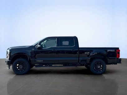 New 2026 Ford F250 Lariat w/ Black Appearance Package