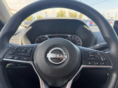 Used 2025 Nissan Sentra SV FWD image 21