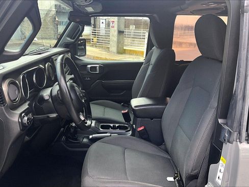Used 2019 Jeep Wrangler Sport AWD/4WD image 14