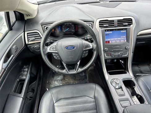 Used 2019 Ford Fusion SEL FWD image 21