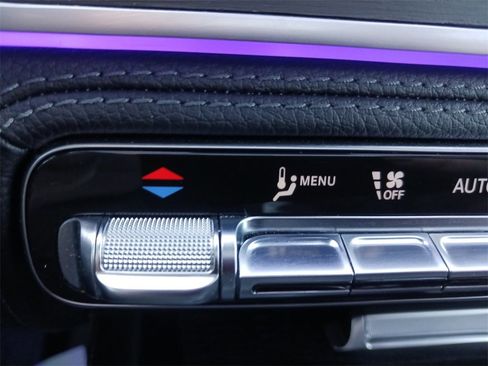 Used 2024 Mercedes-Benz GLE 450 4MATIC image 25