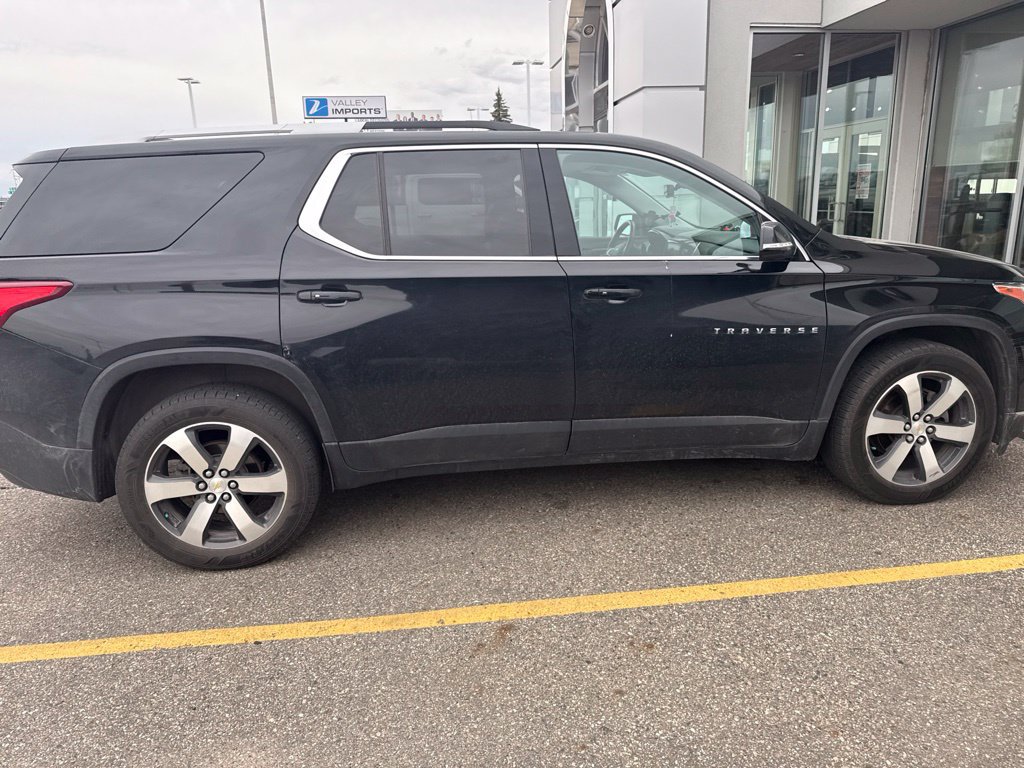 Used 2018 Chevrolet Traverse LT w/ LPO, Floor Liner Package AWD/4WD image 8