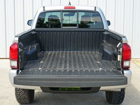 Used 2022 Toyota Tacoma SR w/ SX Package image 9