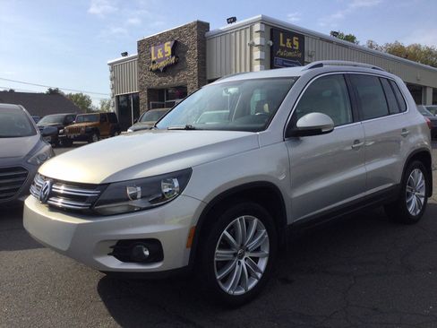 Used 2014 Volkswagen Tiguan SE AWD/4WD image 1