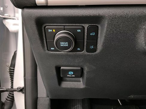 Used 2025 Ford Expedition Active AWD/4WD image 43