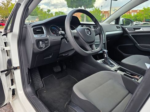 Used 2016 Volkswagen e-Golf SE w/ DC Fast Charging Package FWD image 11