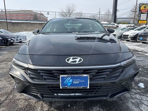 Certified 2025 Hyundai Elantra Sport image 2