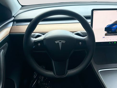 Used 2023 Tesla Model Y Long Range AWD/4WD image 16