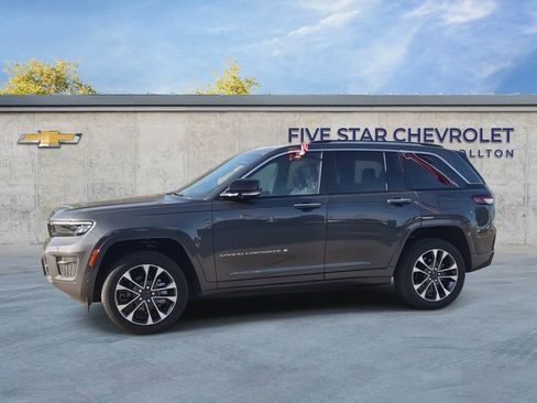 Used 2023 Jeep Grand Cherokee Overland AWD/4WD image 4