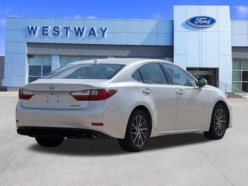 Used 2016 Lexus ES 350 w/ Navigation System Package FWD image 3