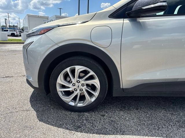 Used 2023 Chevrolet Bolt EUV LT w/ Comfort Package FWD image 8