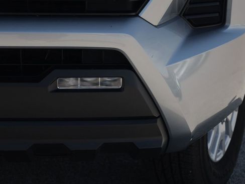 Used 2024 Toyota Tacoma SR5 AWD/4WD image 20