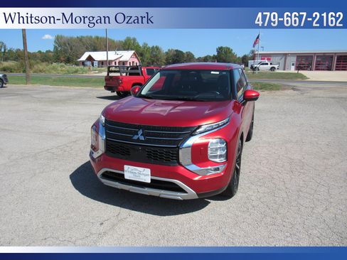 Used 2023 Mitsubishi Outlander SE AWD/4WD image 3