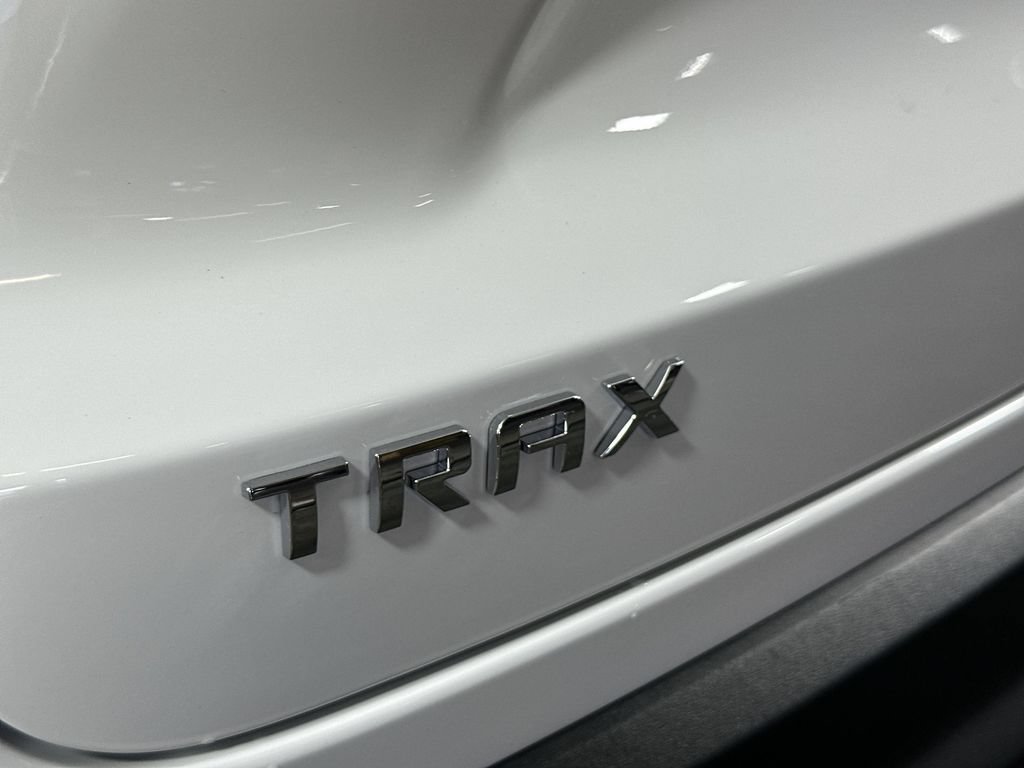 New 2026 Chevrolet Trax LS w/ LS Convenience Package FWD image 30