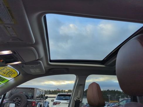 Used 2023 Subaru Forester Touring image 27