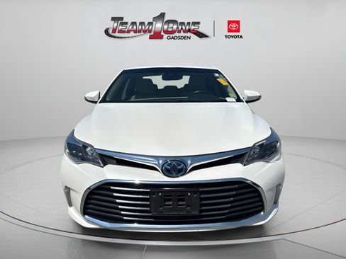 Used 2018 Toyota Avalon XLE Premium FWD image 2