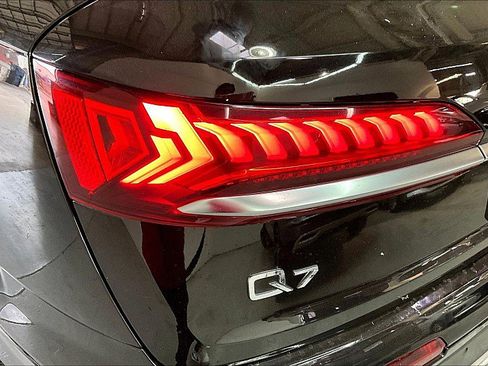 Used 2021 Audi Q7 3.0T Premium Plus AWD/4WD image 26