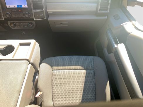 Used 2019 Ford F350 XLT w/ XLT Premium Package image 22