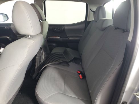 Used 2020 Toyota Tacoma SR5 RWD image 13