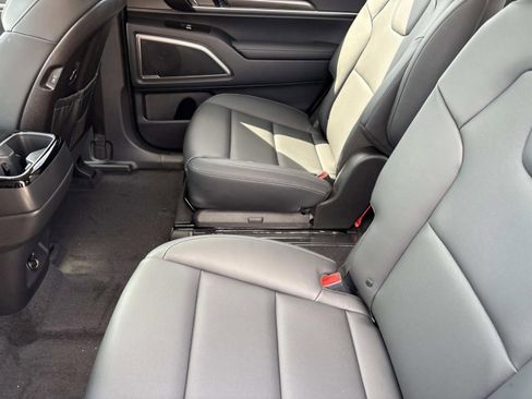 New 2025 Kia Telluride S image 24